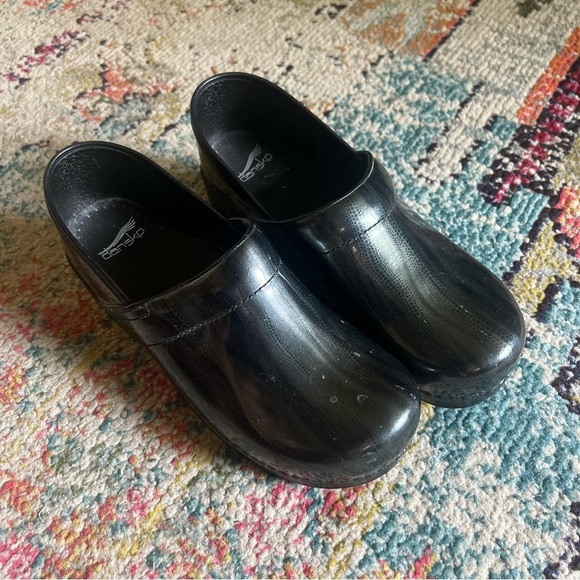 Dansko Professional Charcoal Patent Work Nurse Clog Shoes - Picture 2 of 5